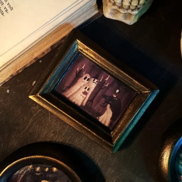 Barry Boo's First Photograph - mini szellemportré
